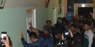 Ketika Polisi Percaya Diri Dobrak Kamar Hotel