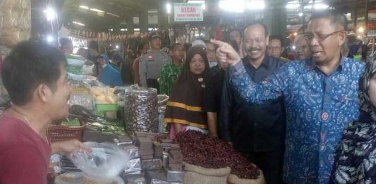 Midji Ancam Copot Kepala Diskumdag