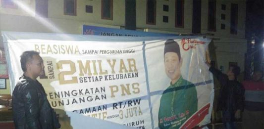 Hayooo, Siapa Memulai Perang (Merusak) Baliho?