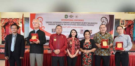 Berbagi Pengalaman Memajukan Negara