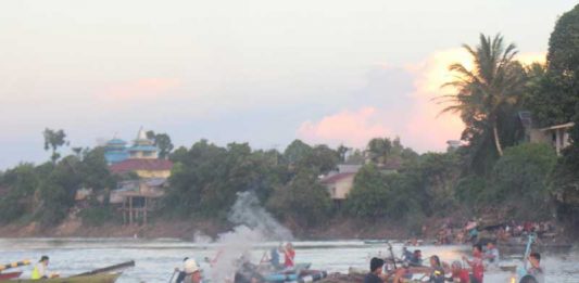 Perang-perangan di Sungai Sekadau