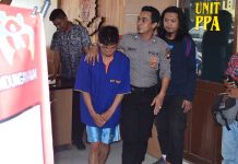 Laki-laki Disuruh Oral Perempuan Dihohohihi