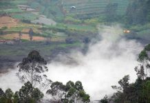 Semburan Lahar Dingin Kawah Sileri yang Buyarkan Keceriaan Wisatawan