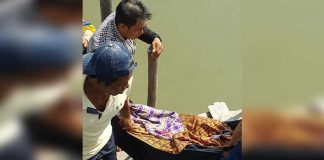 Nyemplung ke Laut, Pak Guru Meninggal