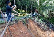 Awas!!! Tebing Bukit Seha Longsor