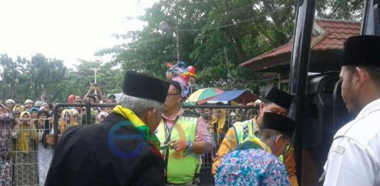 Jamaah Asal Sambas Berangkat Ke Batam