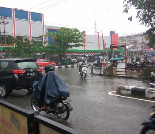 BREAKING NEWS: Pontianak di Guyur Hujan