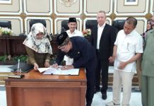 Awang Ishak Setujui Perda Hak Keuangan Dewan Singkawang