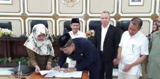 Awang Ishak Setujui Perda Hak Keuangan Dewan Singkawang