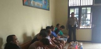 Tak Sadar Dikepung Polisi