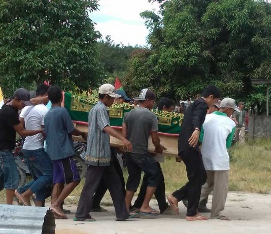 Masih Kenakan Seragam Paskibra