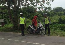 Tak Pakai Helm Standar, Ditilang