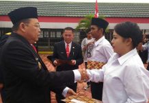 Cornelis Serahkan Remisi Kepada 2.045 Narapidana