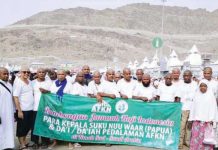 Kepala Suku di Papua Menunaikan Ibadah Haji