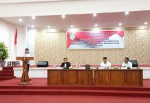 Politik itu Seni Merebut Kekuasaan Bupati Landak, Karolin Margret Natasa membuka Sosialisasi Pendidikan Politik bagi Generasi Muda