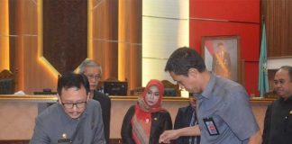 Penandatanganan Nota Kesepakatan KIA dan PPAS APBD Kalbar 2018