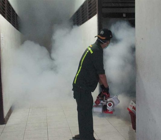 Sambut Jamaah Kalbar Asrama Haji Difogging