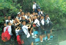 Tatkala Pelajar SMP di Kalbar Berjibaku untuk Bersekolah