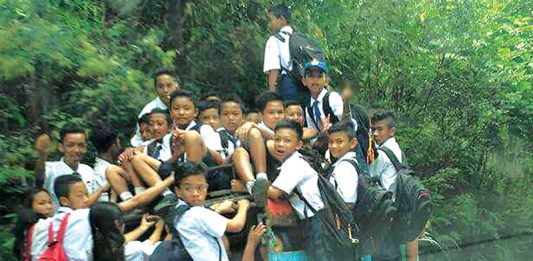 Tatkala Pelajar SMP di Kalbar Berjibaku untuk Bersekolah