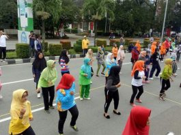 Para peserta Pontianak Berjepin melakukan latihan