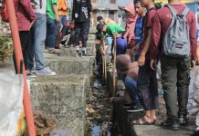 Angkat 7 Ton Sampah dari Sungai