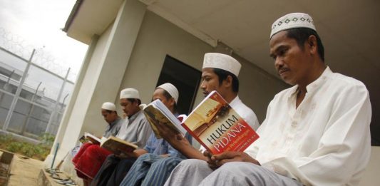 Kelebihan Energi Disiasati dengan Membaca