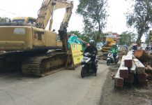 Pengerjaan Jembatan Bansir Telat, Ancam Jalan Negara