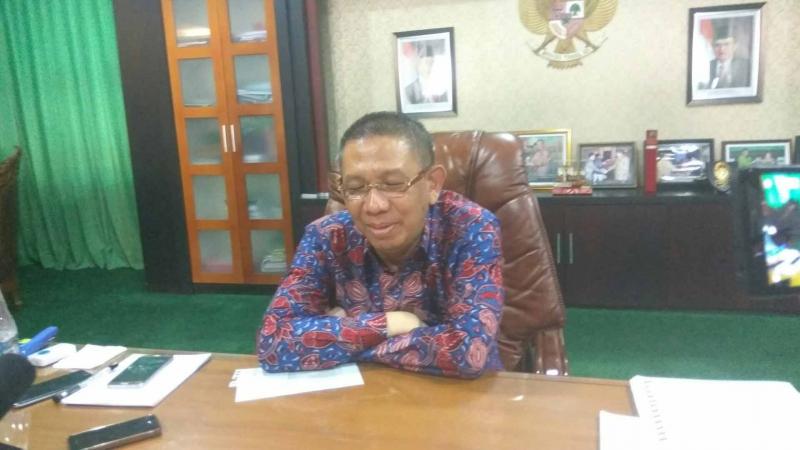 Sutarmidji, memberikan penjelasan terkait perceraian ASN di lingkungan pemerintahannya, di ruang kerjanya,