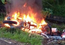 Pencuri Rokok Bonyok, Motornya Dibakar Massa