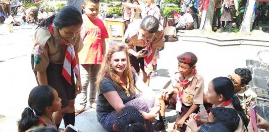 Unik dan Ramai, Turis Belgia Terkagum-kagum