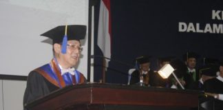 Putra Kalbar Doktor Kehormatan Undip yang Keenam