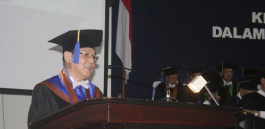 Putra Kalbar Doktor Kehormatan Undip yang Keenam