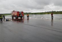 Runway Bandara Supadio Tergenang, Penerbangan Dibatalkan
