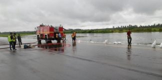 Runway Bandara Supadio Tergenang, Penerbangan Dibatalkan