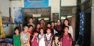 Atap Banyak Bocor, Tidur Berlampar Beralas Kasur Tipis