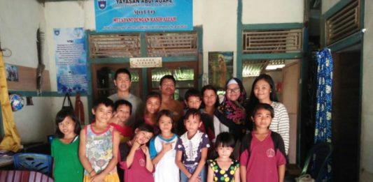 Atap Banyak Bocor, Tidur Berlampar Beralas Kasur Tipis