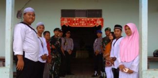 Remaja Masjid di Kapuas Hulu Jaga Gereja