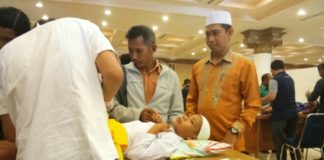 Ratusan Anak Ikut Sunat Massal di Mujahidin