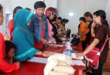 Warga Serbu Operasi Pasar Pemkab Sekadau