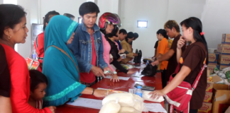 Warga Serbu Operasi Pasar Pemkab Sekadau