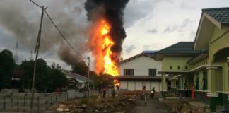Kios Bensin di Mahap Terbakar
