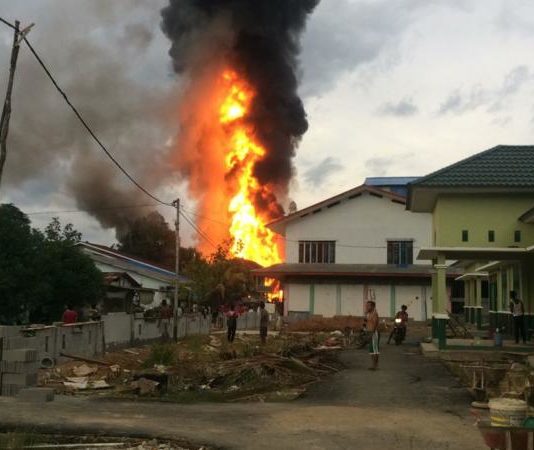 Kios Bensin di Mahap Terbakar