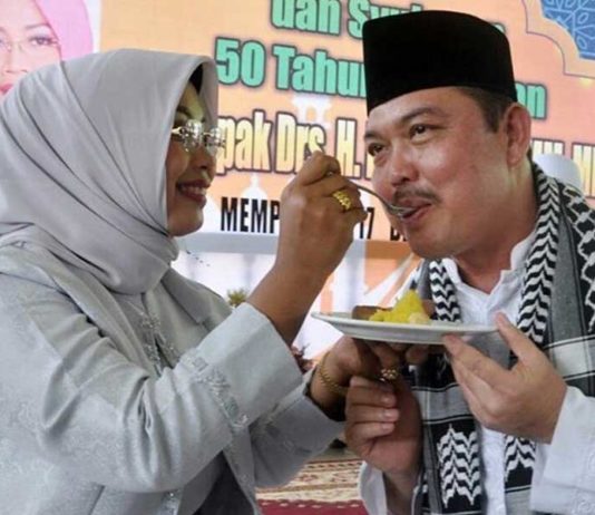 Ria Norsan: Setengah Abad Hidup di Dunia
