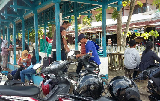 Penumpang Mulai Padati Terminal Sekadau