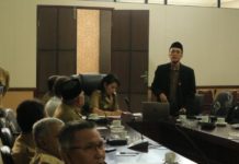 Mantan Wakil Ketua KPK Beri Arahan Hukum di Singkawang