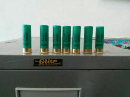 Taksi Malaysia Bawa Senjata Tajam dan Peluru