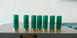 Taksi Malaysia Bawa Senjata Tajam dan Peluru