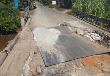Akses ke Pantai Temajuk “Dihadang” Jembatan Rusak