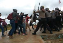 Redamkan Massa yang Beringas di Kantor KPU