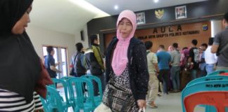 Ketika Polisi Jual Barang Bukti Kejahatan Beras kepada Warga